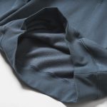 裏地は裏起毛でちょうど良い保温性を持ち、表地は手触りの良いコットンで構成されている