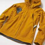 ムービングカット3Dパターンを採用しており、身体の動きの自由度も高く、フロントポケットも使いやすい配置に