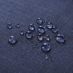 バッグ外装生地にははっ水加工が施されている