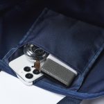 バッグ内部には吊り下げ式のポケットを搭載
