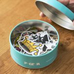 ステッカーを入れるケースとして