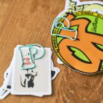 クリップを使って同じ大きさのステッカーをまとめてみたり