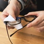 サングラスにそのまま使えるクロスが付属