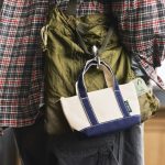 バッグの外側に付けて、ミニバッグとして使うのも良さそう