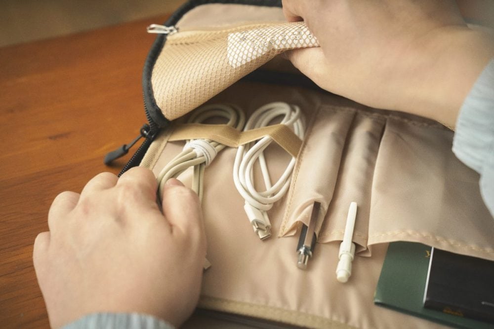 ケーブルがスッキリ収まる