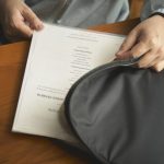 A4サイズの書類も同時に収納可能