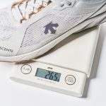 27cmモデルの場合、一足でわずか260g台の重さ