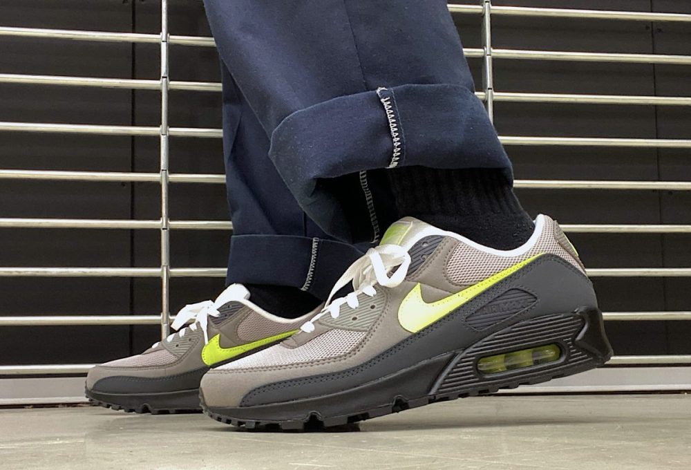 NIKE AIR MAX 90 