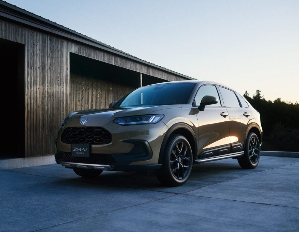 新登場の特別仕様「クロスツーリング」は、アウトドアでも映えるアクティブなスタイルを表現