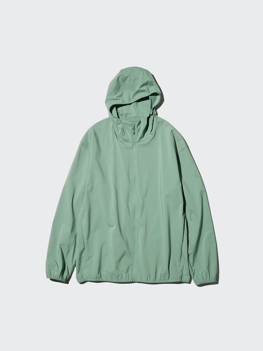 ユニクロ「ポケッタブルUVカットパーカ/NANODESIGN」￥3,990