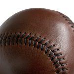 原皮は「7QS-R」シリーズの北海道・士別市の循環型農業で畜産された牛革を使用