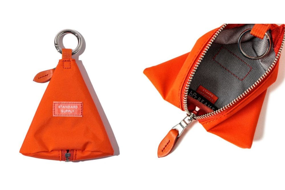 STANDARD SUPPLY × BEAMS PLUS × bPr BEAMS「Triangle Charm Pouch」￥3,850／W95×H95×D25㎜
