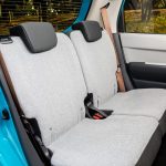 リアシートはスペースこそあるが座面自体は小さめ