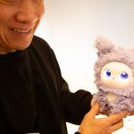 「iMoochi」は日本市場限定のモリン（茶色）をはじめ、ホパミ（白）、シノミ（グレー）、モゴゴ（紫）、ミミウ（ピンク）といった5つのふわもこキャラクターがいます