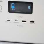 アイリスオーヤマ「小容量 ポータブル電源 IPU-A280-W」のディスプレイ