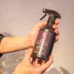 アウトドア好きな方は、けっこう防水・撥水スプレーなどを愛用している人が多いんじゃないでしょうか