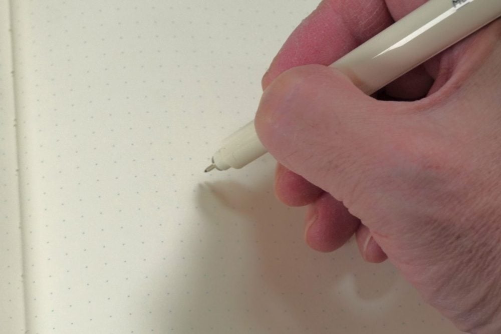 「MDノート」に「MDドローイングペン」で書いてみる。なめらかな筆記感