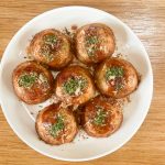 ロピアたこ焼きは完成しても生地の硬さがはっきりとわかるくらい、山型形状を崩しません