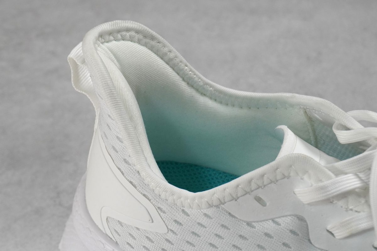 ワークマン「マンダムフライギアドライランチャー」のヒールタブ