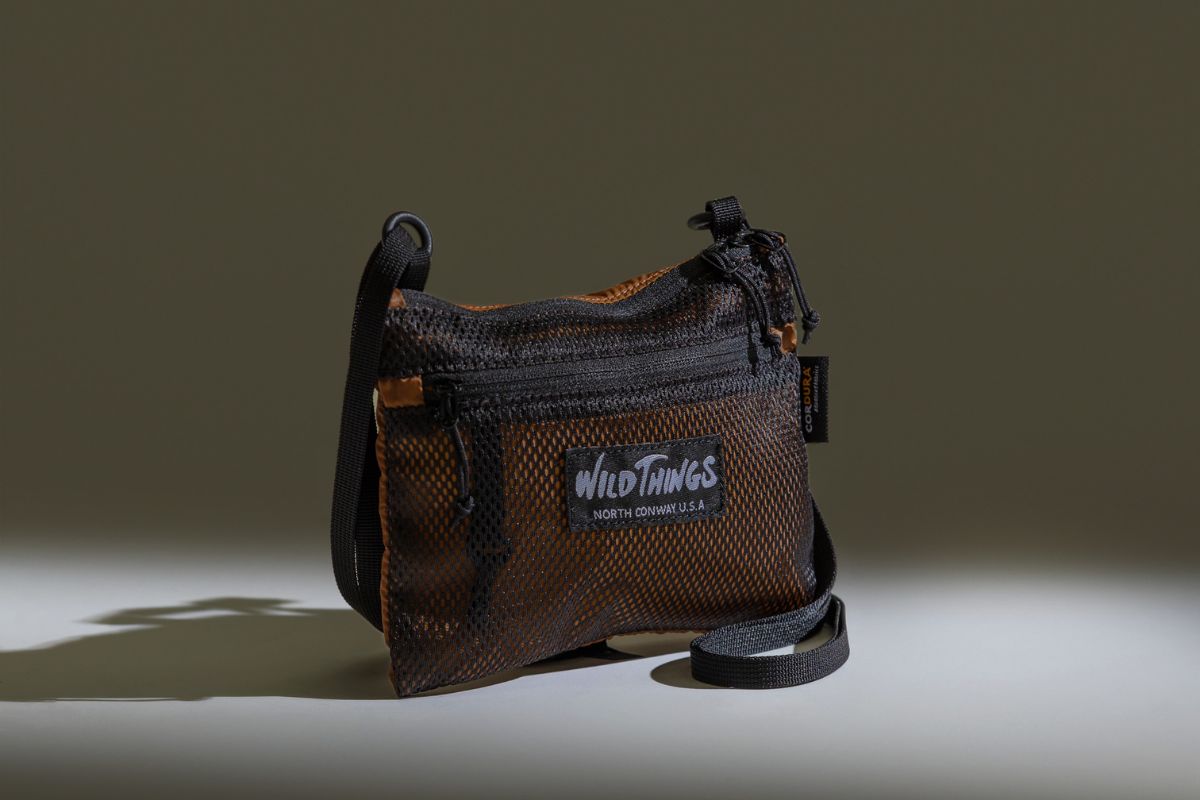 ワイルドシングス「ライト ショルダー ポーチ S」¥3,630/H18×W14×D1㎝