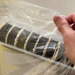 パッケージ表記によると調理方法は電子レンジで、500wなら3分30秒、600wなら3分10秒ラップをかけて加熱