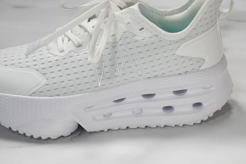 ワークマン「マンダムフライギアドライランチャー」のミッドソール。