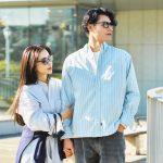 屋外ではサングラスとして活躍。UV対策に使える