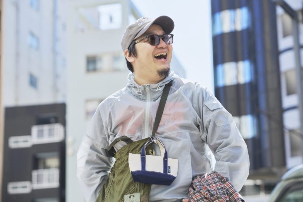 天気の良い日にほど活躍するサングラスとバッグ