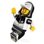 「Nik e Air Max 95」スニーカーを着用したレゴ®ミニフィギュア