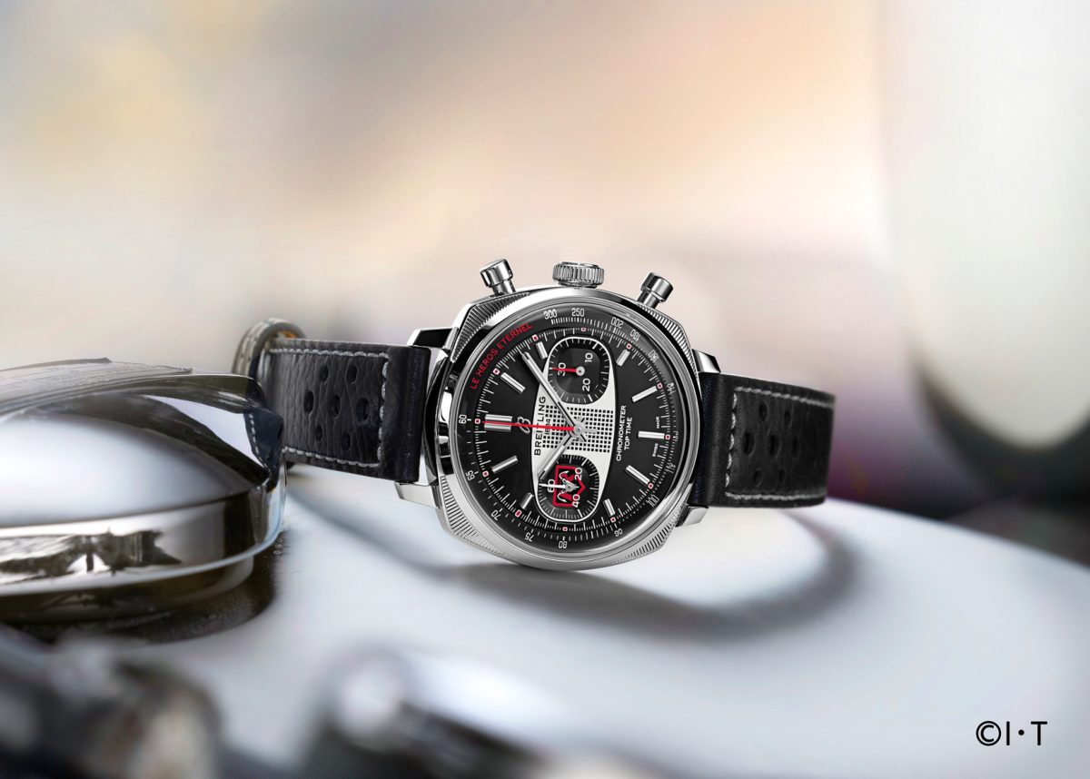 ブライトリング「トップタイム B01 レーシング 仮面ライダー リミテッド」¥1,255,100/自動巻/38㎜径/パワーリザーブ約70時間/10気圧防水/世界限定155本