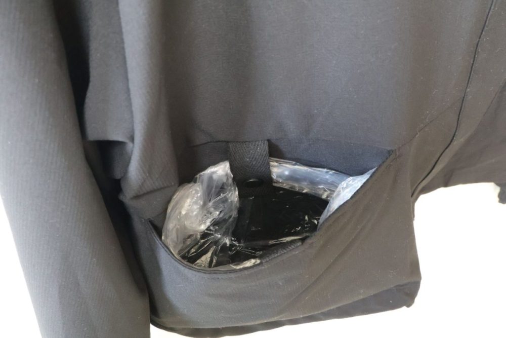 ゴミ袋をセットできるポケット