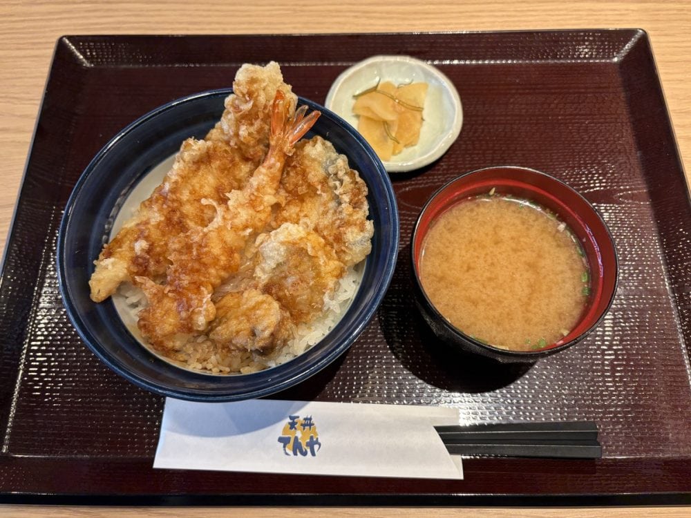 てんや　海老と4種の北海道産天丼（みそ汁付）