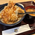 カレイや真鱈とともに、どんぶりを彩るのが「北海道産帆立」