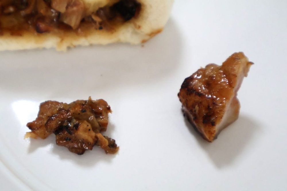 「炭火焼きとりまん」の具材と「焼き鳥　もも　タレ」は違う？