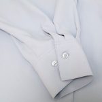 袖口もカッチリしている