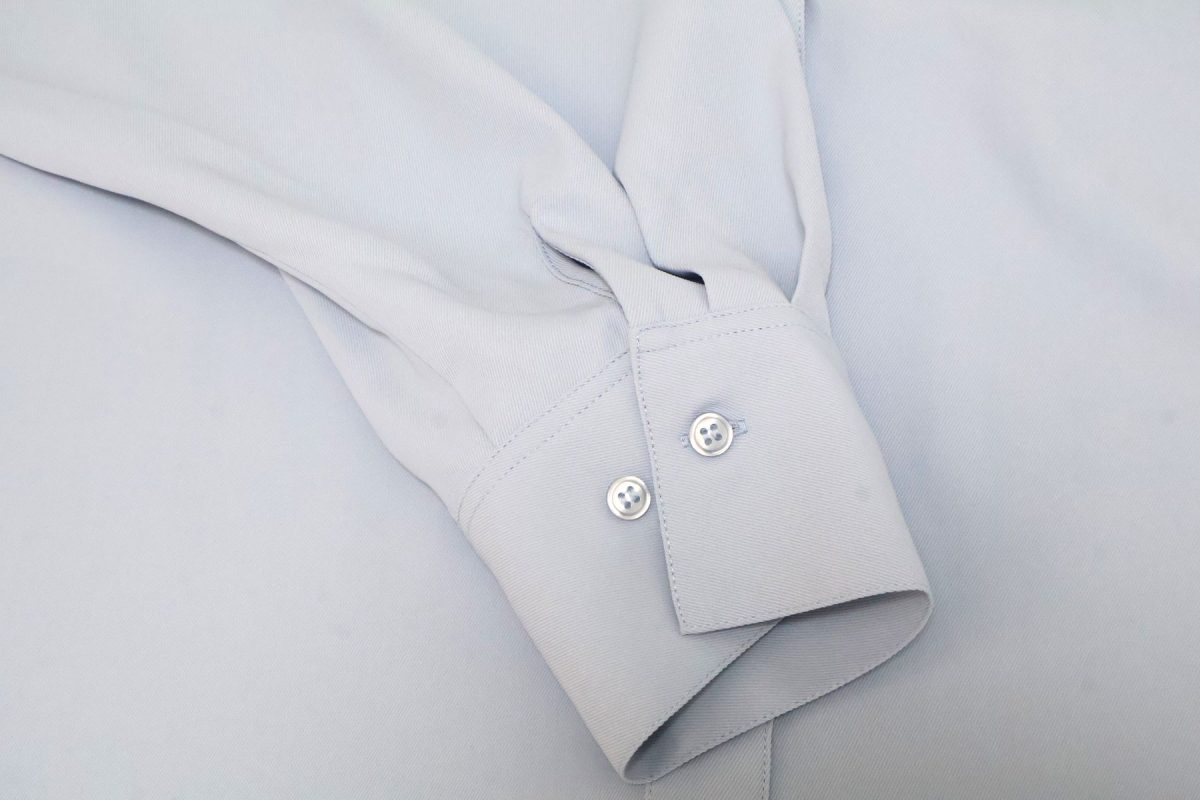 袖口もカッチリしている