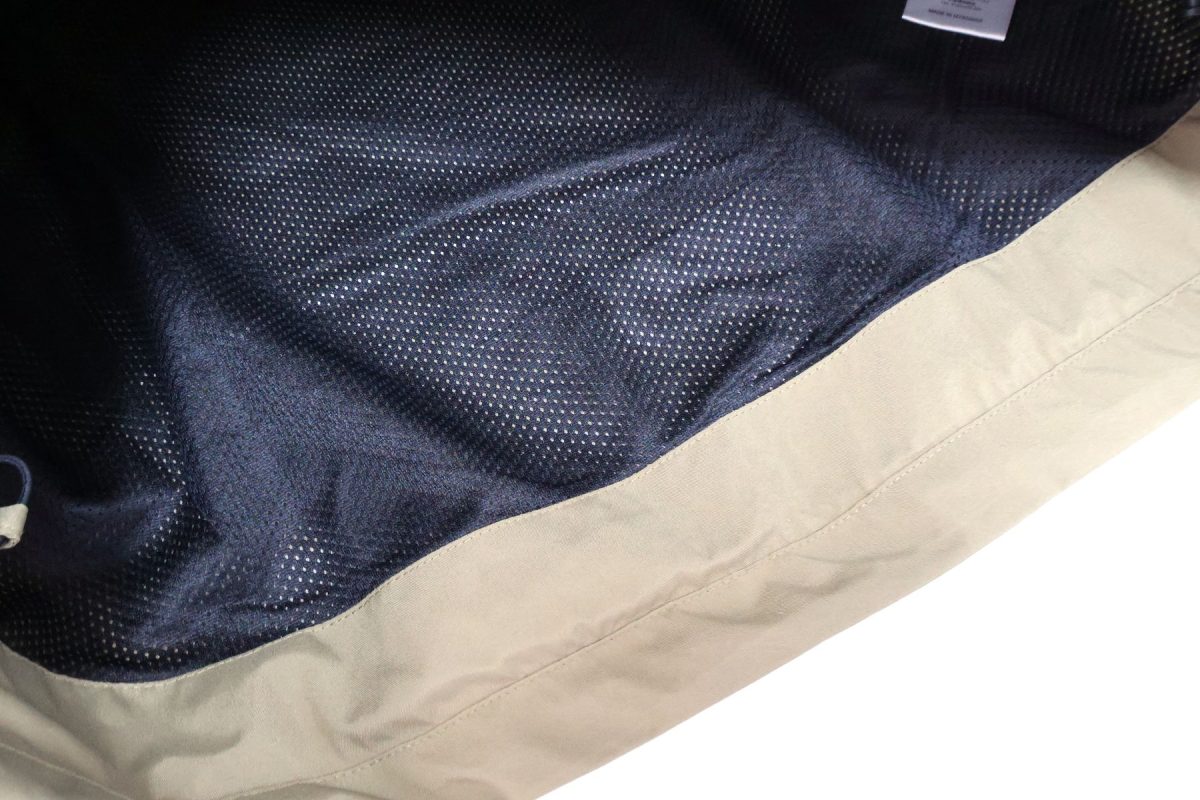 裏地はメッシュ素材