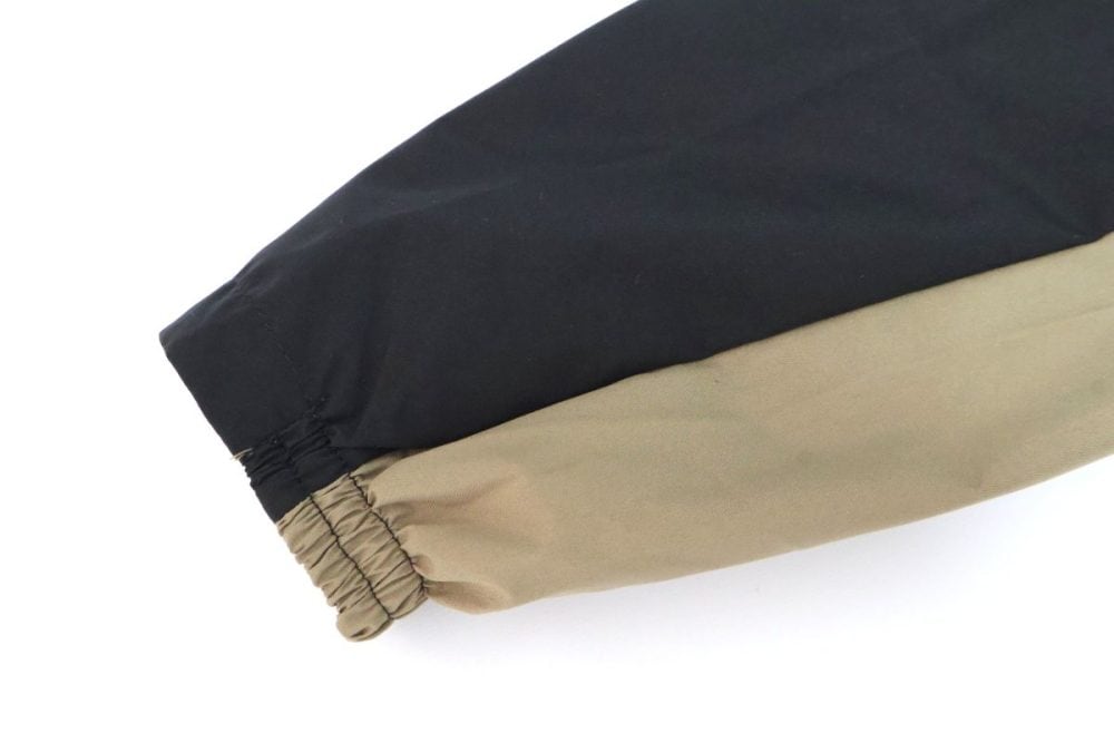 袖はすぼまっているので、肌寒い日でも風が中に入ってきにくい