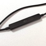 マイクはリモコン部分に内蔵されている