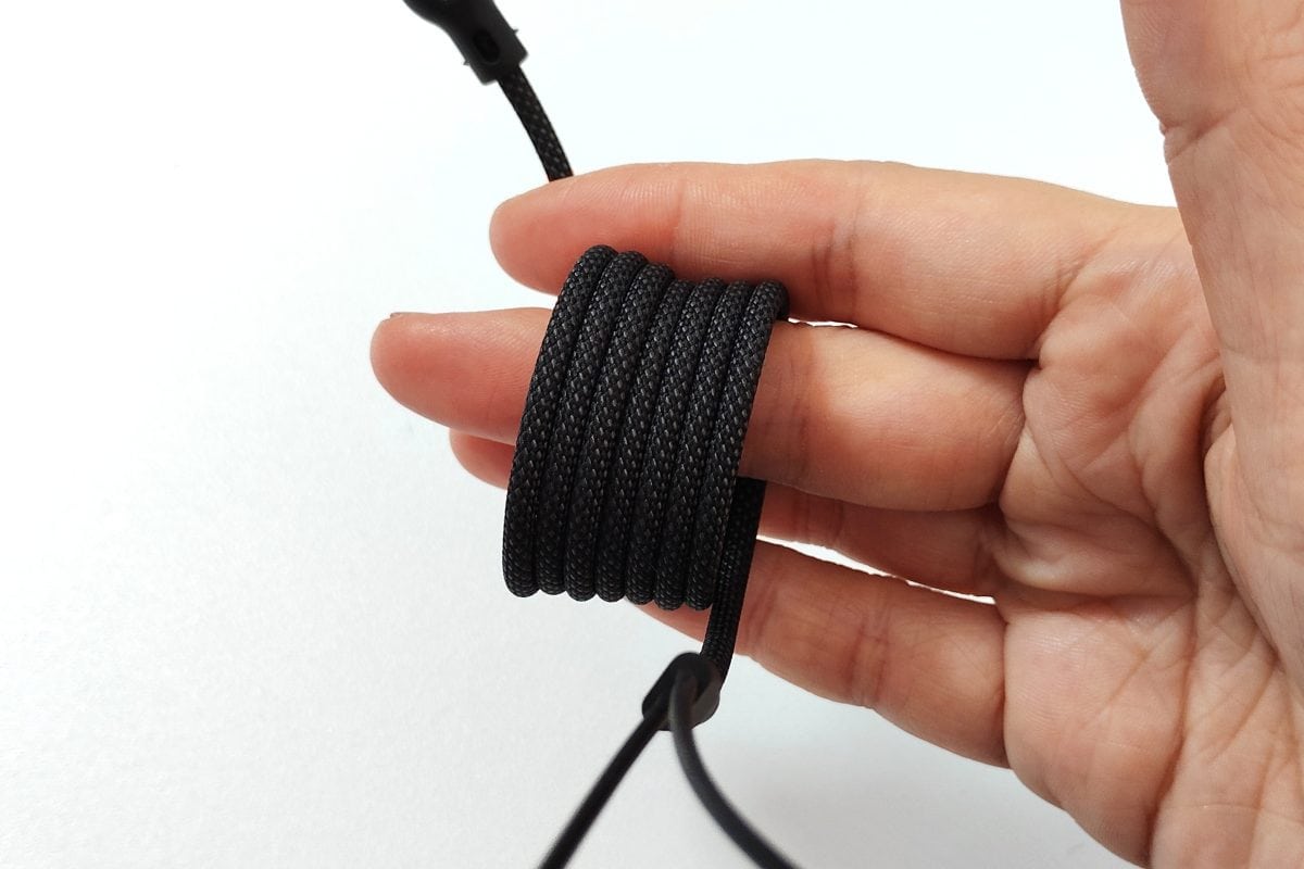 指をひっかけておけるのが便利