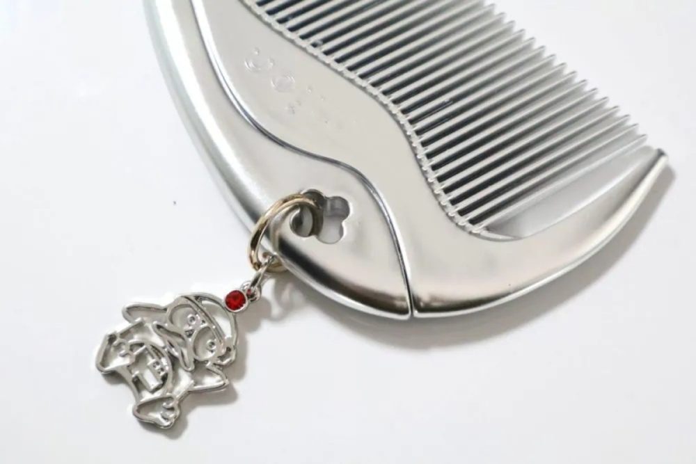 第2位 【ドンキが本気出した】990円コーム「mion」があのラブクロムにそっくり!? 5000円の本家とガチ比較したら衝撃の結果に…