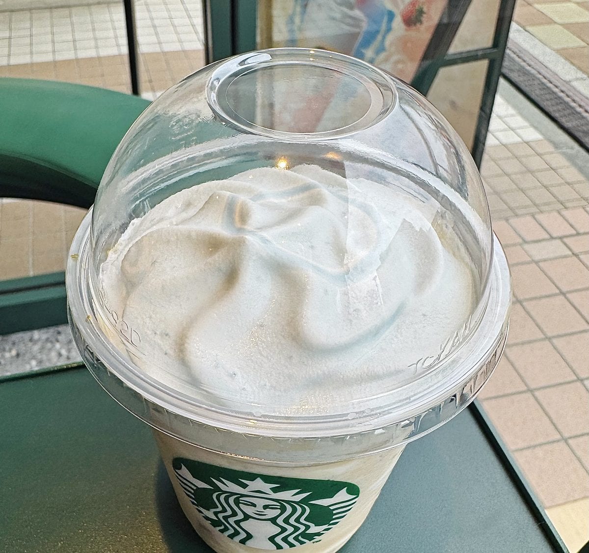 スターバックスコーヒー「春空 ミルクコーヒー フラペチーノ」
