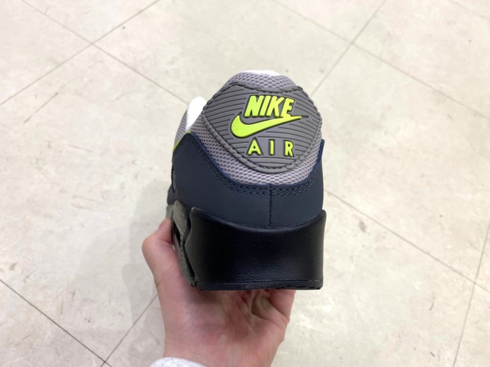 NIKE AIR MAX 90 