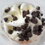 おなじみのコク深いミルクアイスにザクザククッキーが！