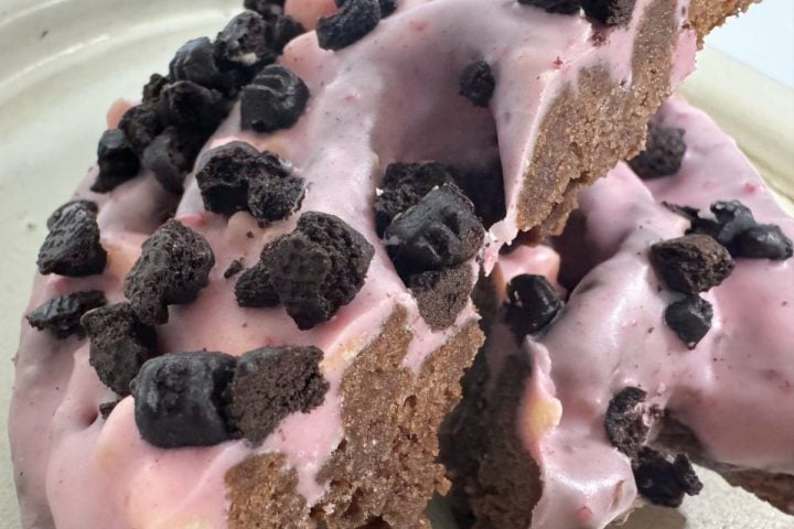 【ザクザク食感の限界突破】ファミマに“ブラックサンダー”が襲来!ご当地限定が全国で買える「禁断の11種」のイチオシを実食レポ