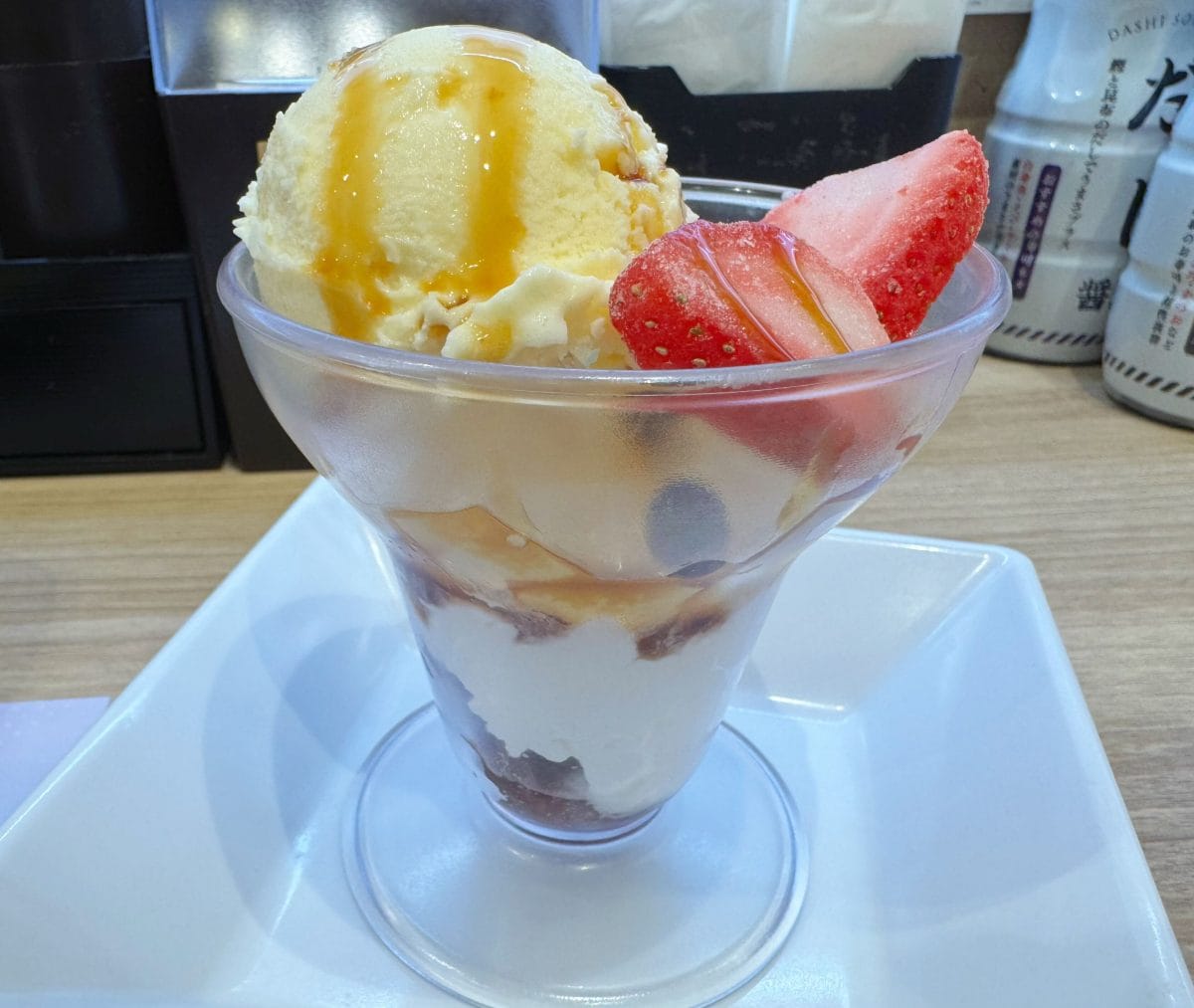 日本橋榮太樓 監修 クリームあんみつ仕立ての和パフェ