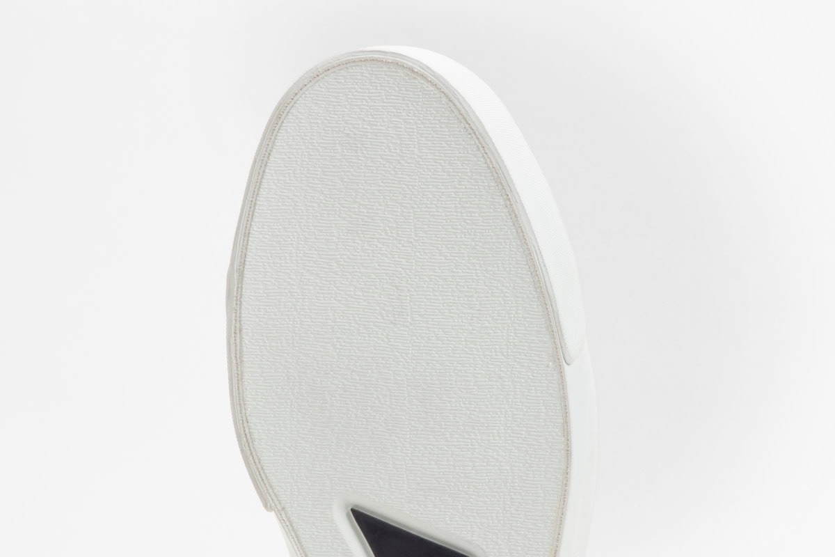 内外で長さの異なるトウガード