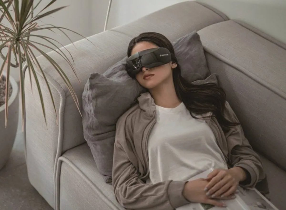 第3位 【冬の天敵、疲れ目・クマを撃退】「目が死んでる」と言わせない!“塗る、温める、震える”最新アイケアを美容ジャーナリストが厳選