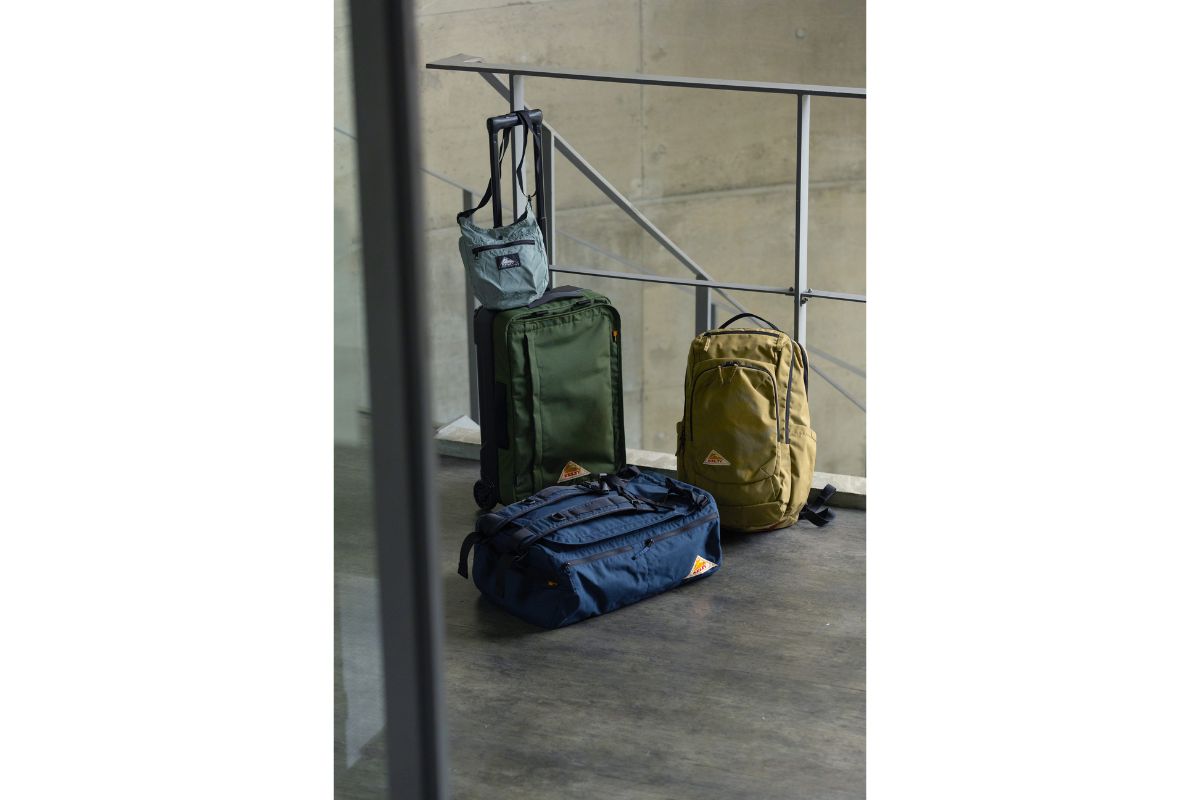 ヴィンテージライクなデザインを継承しながら、現代の旅や出張、日常のアクティブな移動シーンにフィットする機能性を融合