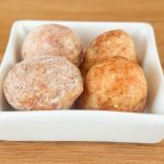 横から見るとロピアのたこ焼きの方がこんもりとしています